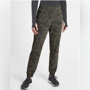 Athleta Brooklyn Textured Lined Jogger Camo Green 14 | Elastic Waist Zip Pockets